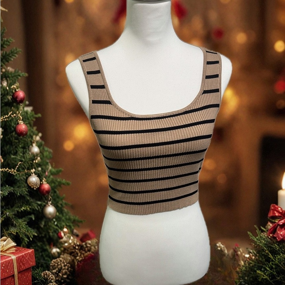 High quality cocoa and navy blue crop top